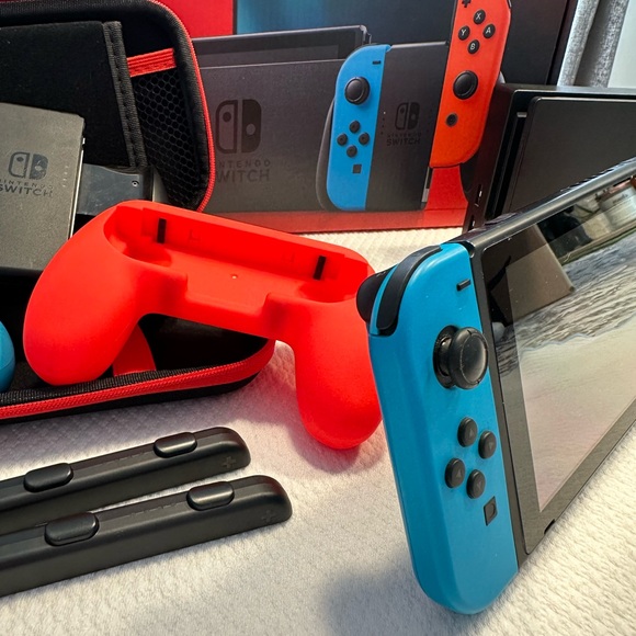 Nintendo Switch with Neon Blue and Neon Red Joy‑Con! Like NEW - Picture 6 of 12